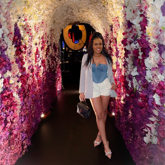 ⏰ Bookmark My Closet ⏰ - Picture 1 of 13